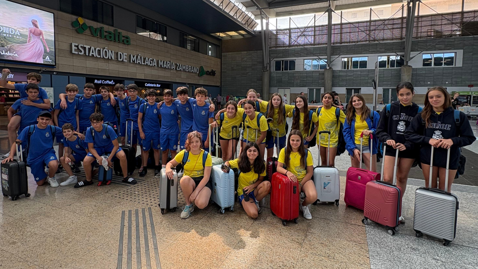 Los infantiles de waterpolo cierran la temporada en Málaga