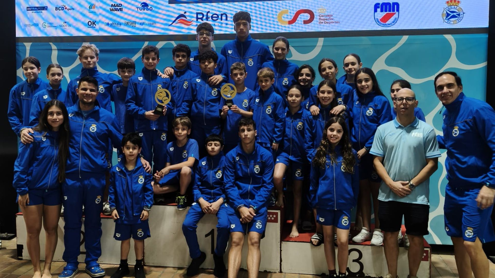 Los canoístas, triple campeones coperos de Grupos de Edad