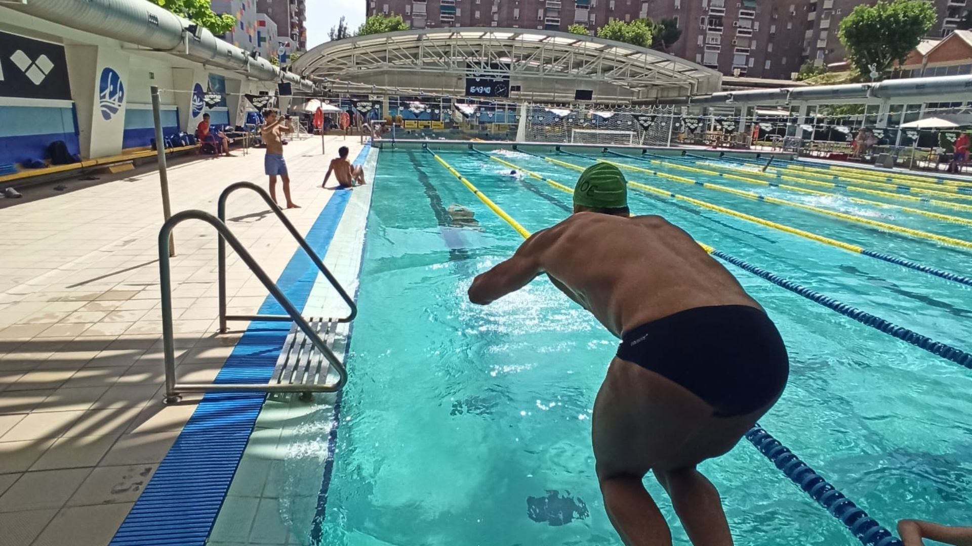 Más de 400 personas se unen a la gran fiesta de la natación en el Real Canoe
