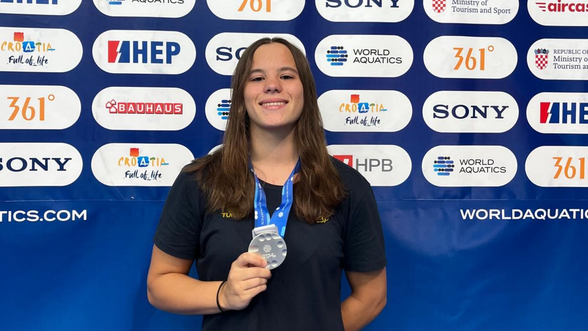 Brillante estreno internacional de Paula Garreta: plata en el Mundial U16