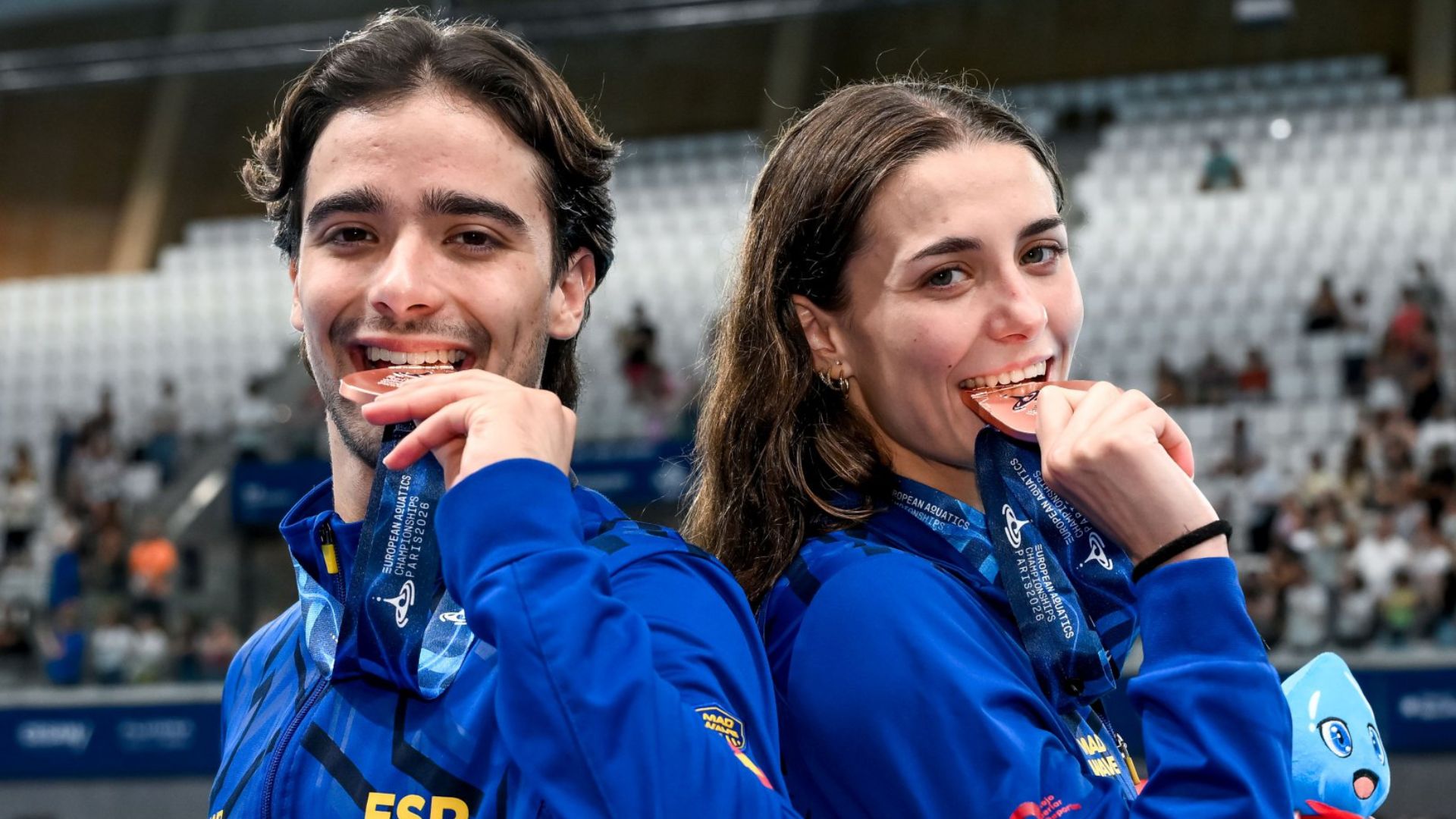 Jorge, Ana y su bronce histórico en París