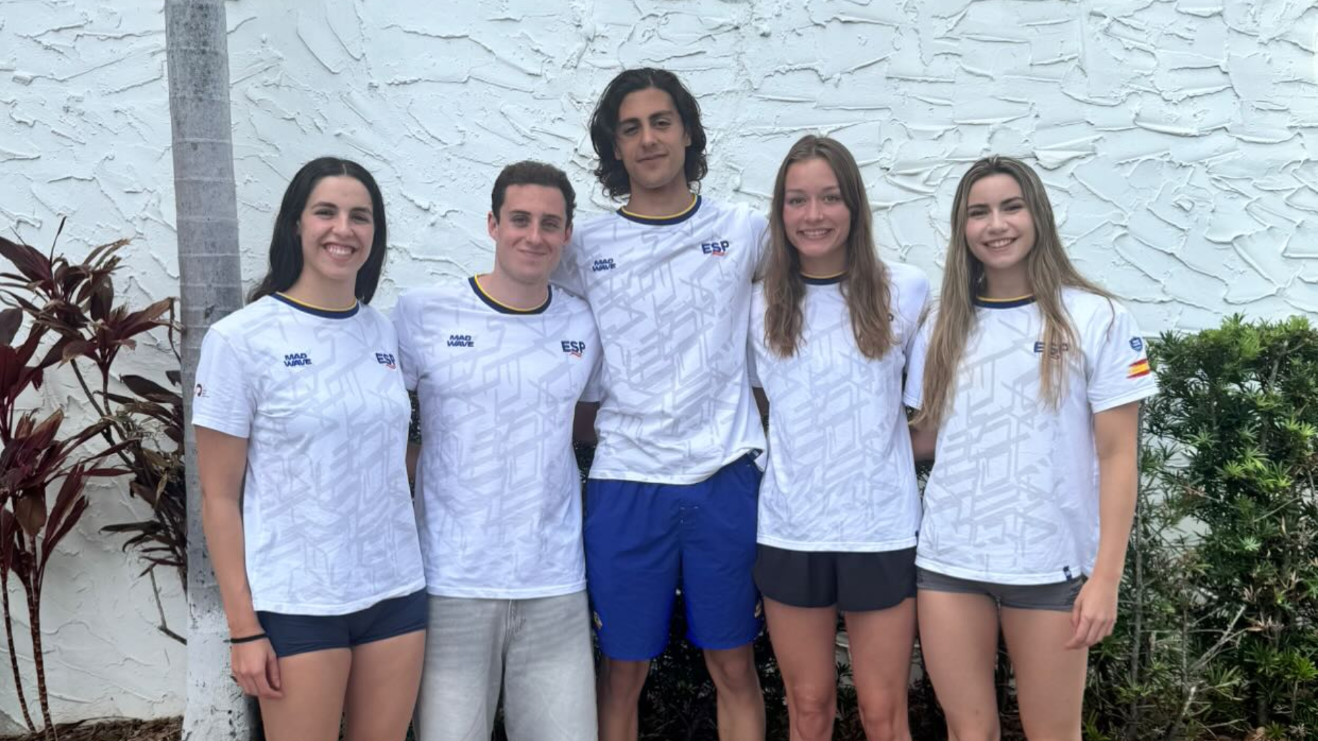 Cinco canoístas en el TYR Pro Swim Series